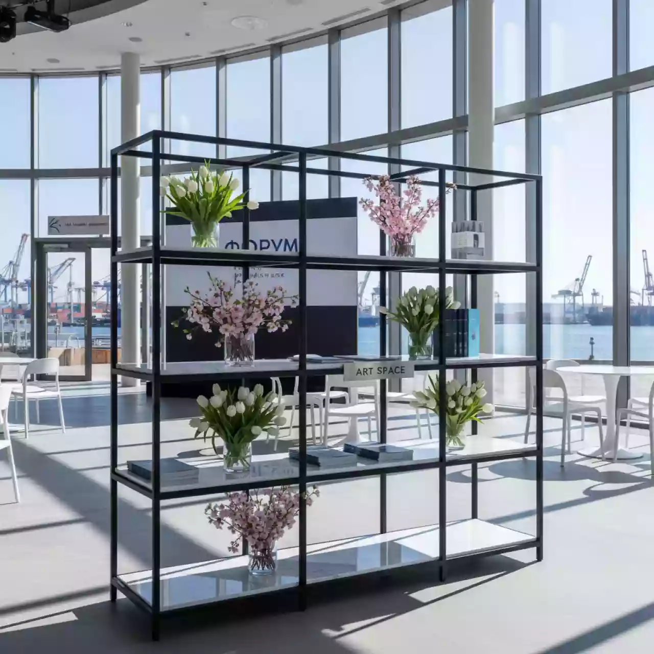 Аренда Стеллаж Vito в зале «Чайка» (Морпорт) — ART SPACE