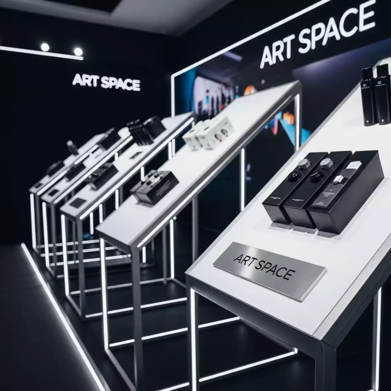 Аренда Стеллажей наклонных металлических в комплексе Sea Galaxy — ART SPACE