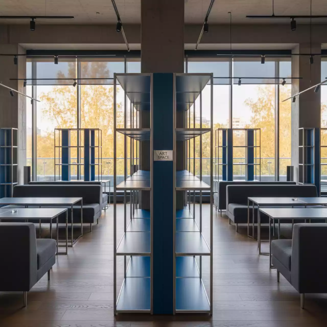 Аренда Стеллажи конструкторы металлические в ресторане «Магадан» — ART SPACE