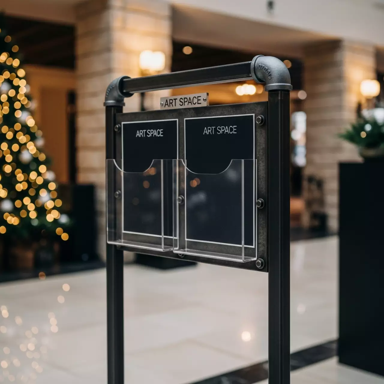 Аренда Стенд информационный 2 кармана А4 в отеле «Богатырь» — ART SPACE