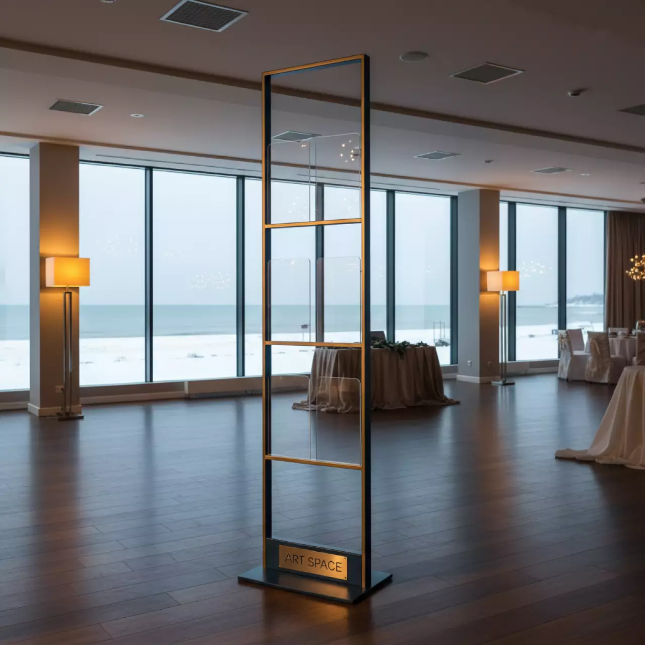 Аренда Стенд информационный с тремя карманами А4 в пляжном комплексе VinoGrad — ART SPACE