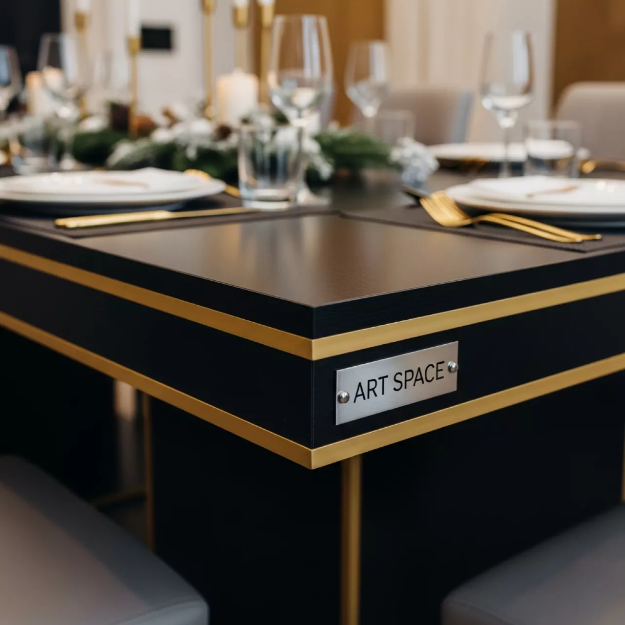 Аренда Стол банкетный Affari black & gold в санатории «Заполярье» — ART SPACE