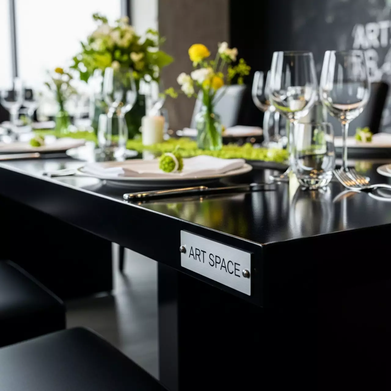 Аренда Стол банкетный Amsterdam black в Courtyard by Marriott Sochi — ART SPACE