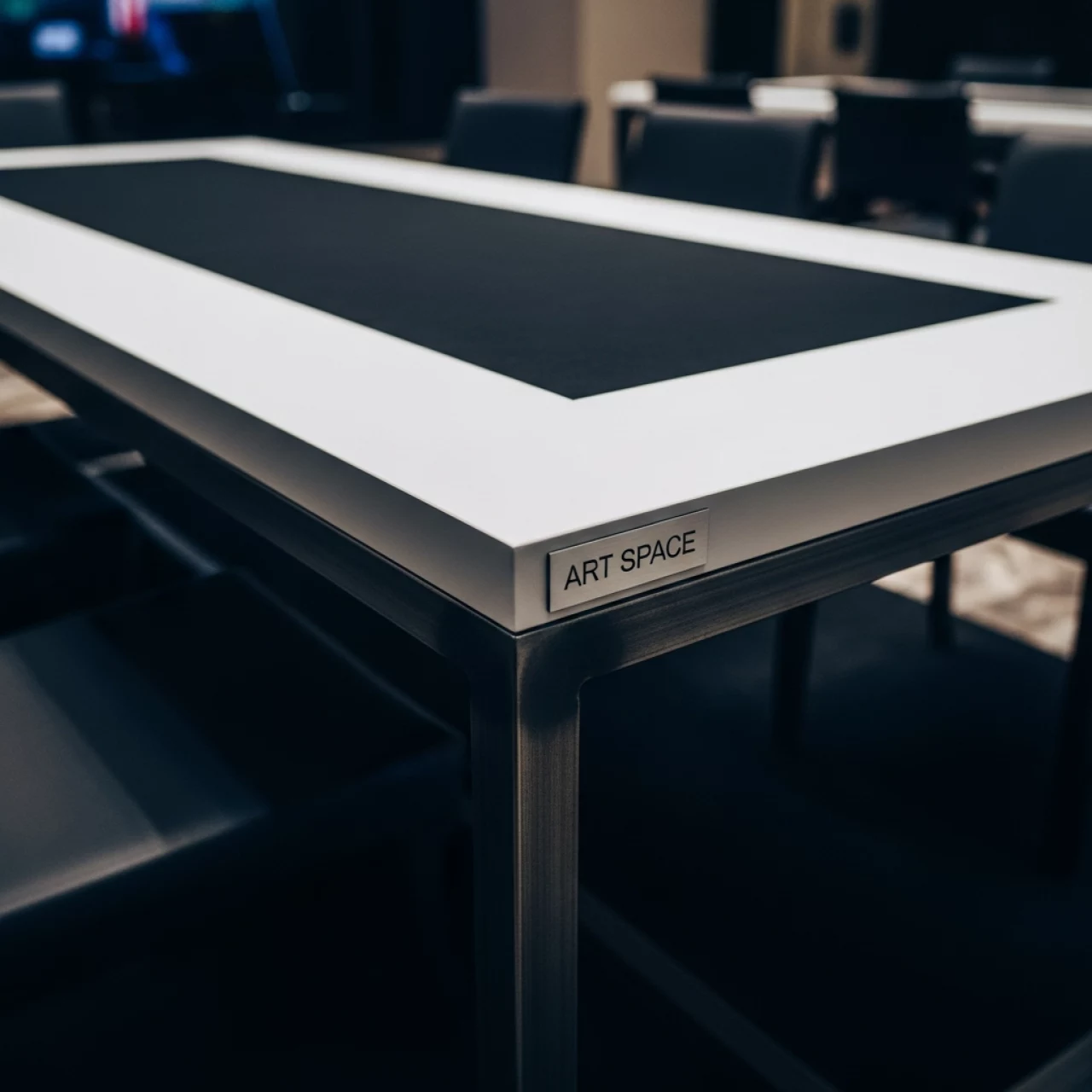 Аренда Стол банкетный Frankfurt 150 black & white в Sochi Marriott Krasnaya Polyana — ART SPACE