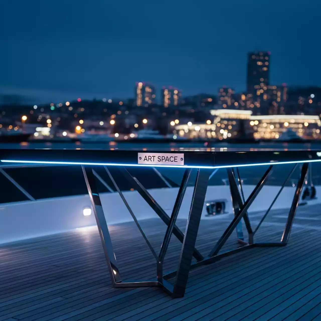 Аренда Стол банкетный Oddvald на VIP теплоходе (Морпорт Сочи) — ART SPACE