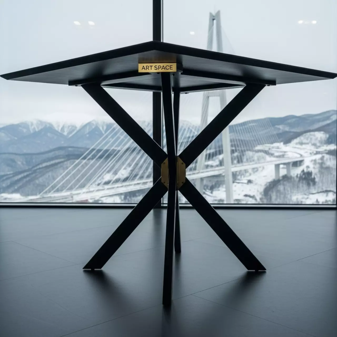 Аренда Стол банкетный Slash black & gold в Skypark Sochi — ART SPACE