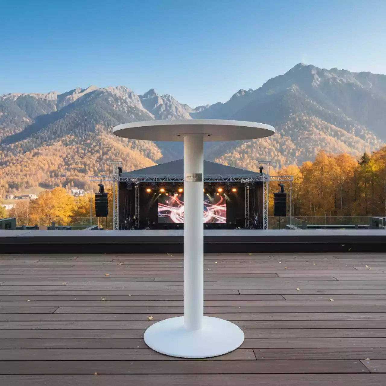 Аренда Стол барный белый круглый D 70 см в Гранд Отель Поляна — ART SPACE