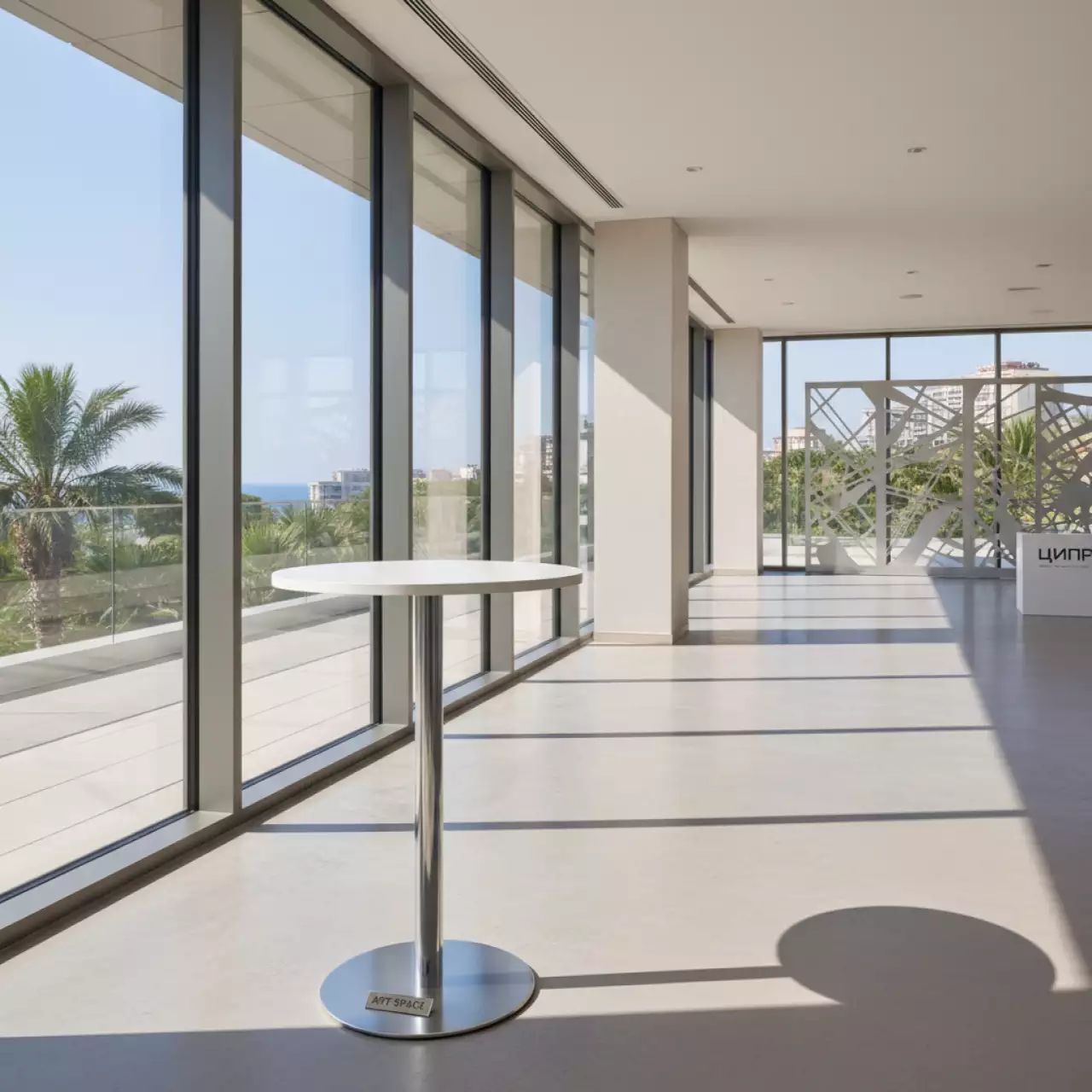 Аренда Стол барный Нант белый 600 мм в Rodina Grand Hotel & SPA — ART SPACE