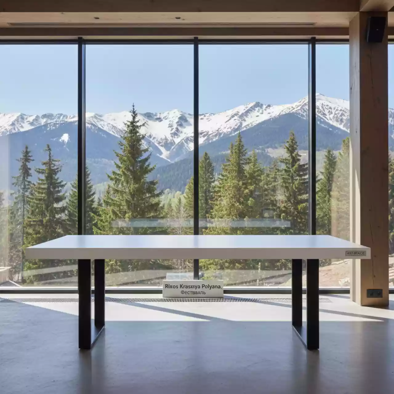 Аренда Стол белый 150х75 в Rixos Krasnaya Polyana — ART SPACE
