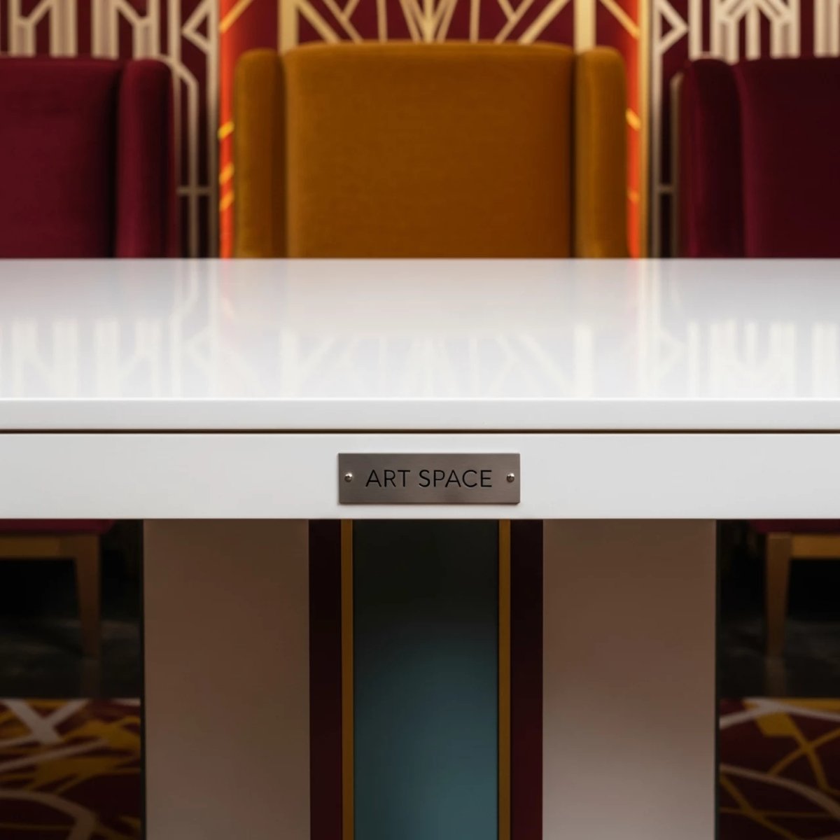 Аренда Стол белый 180х90 см в Bridge Resort — ART SPACE