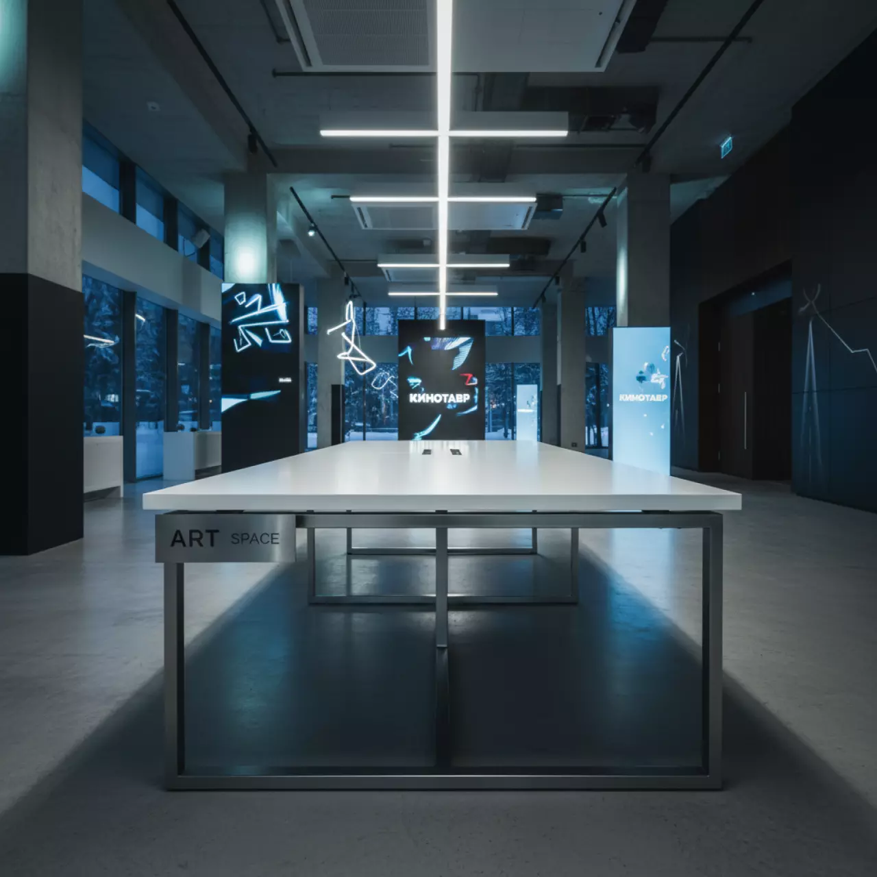 Аренда Стол белый для конференции прямоугольный 180x140 см в City Park Hotel Sochi — ART SPACE