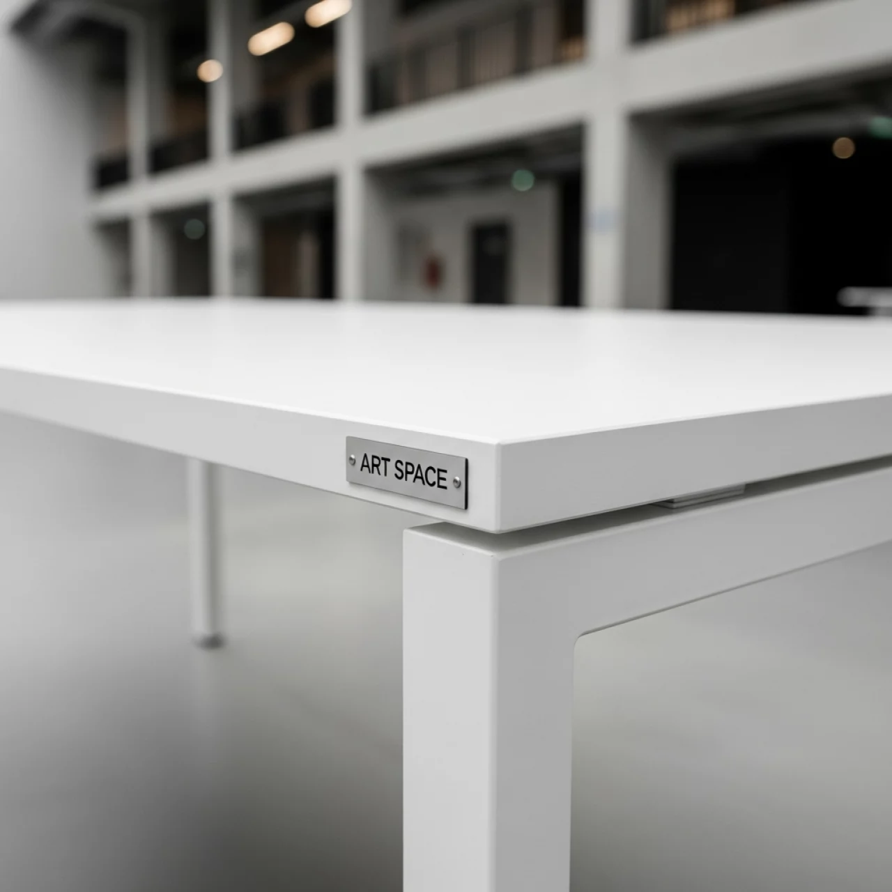 Аренда Стол белый прямоугольный Backstage 150х50 см на арене «Фишт» — ART SPACE