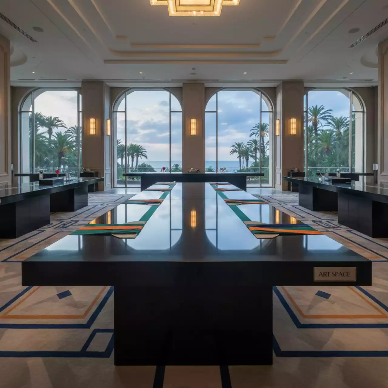 Аренда Стол бук черный Лидер 2 2400х800 в Сочи Парк Отеле — ART SPACE