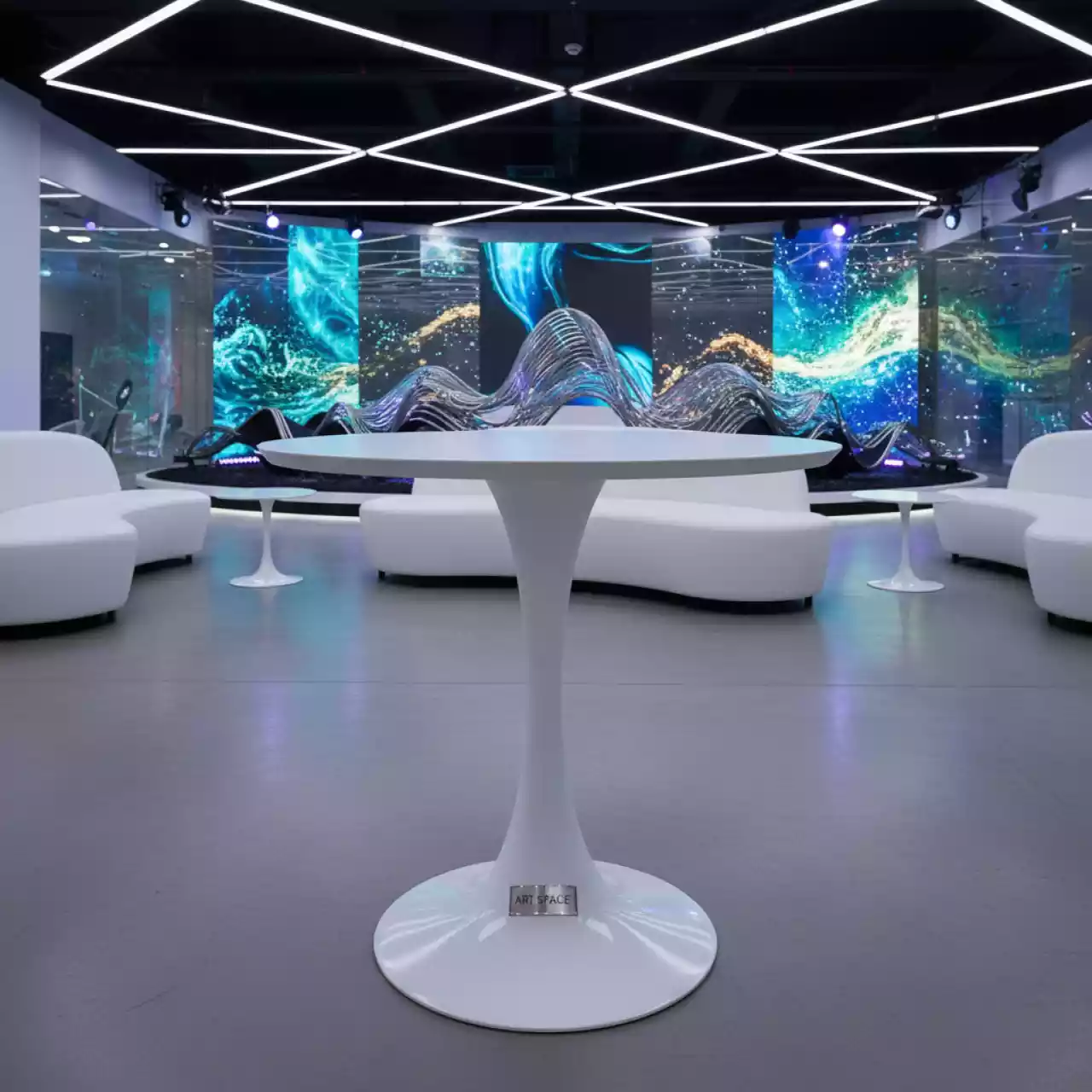 Аренда Стол Circular White d 80 в Mercure Сочи Центр — ART SPACE