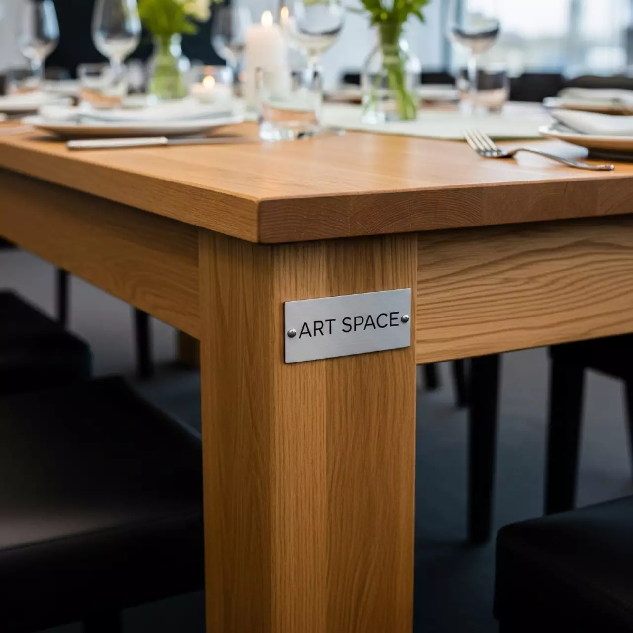 Аренда Стол деревянный банкетный 150 см в Sport Inn Hotel & Wellness — ART SPACE