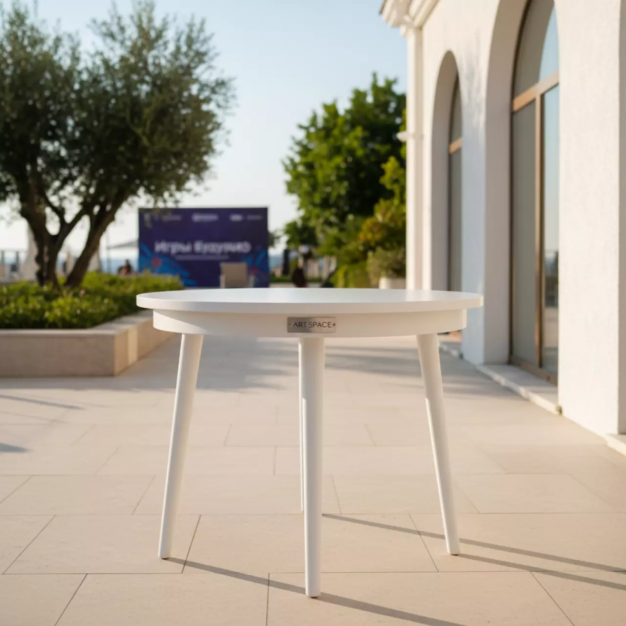 Аренда Стол деревянный Lorini 90 белый в Boutique Hotel PORTUM 1905 — ART SPACE