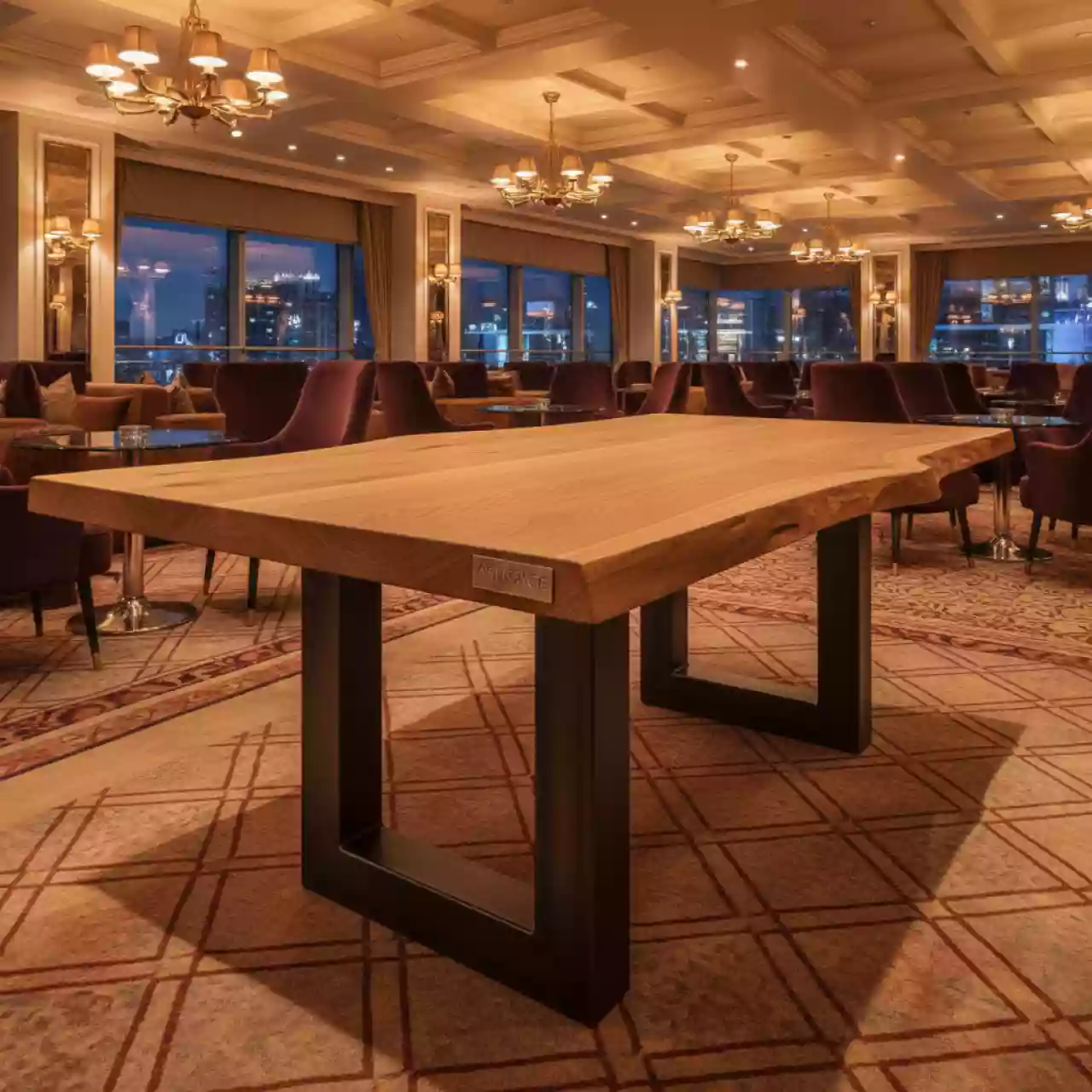 Аренда Стол деревянный обеденный Tree в казино «Сочи» — ART SPACE