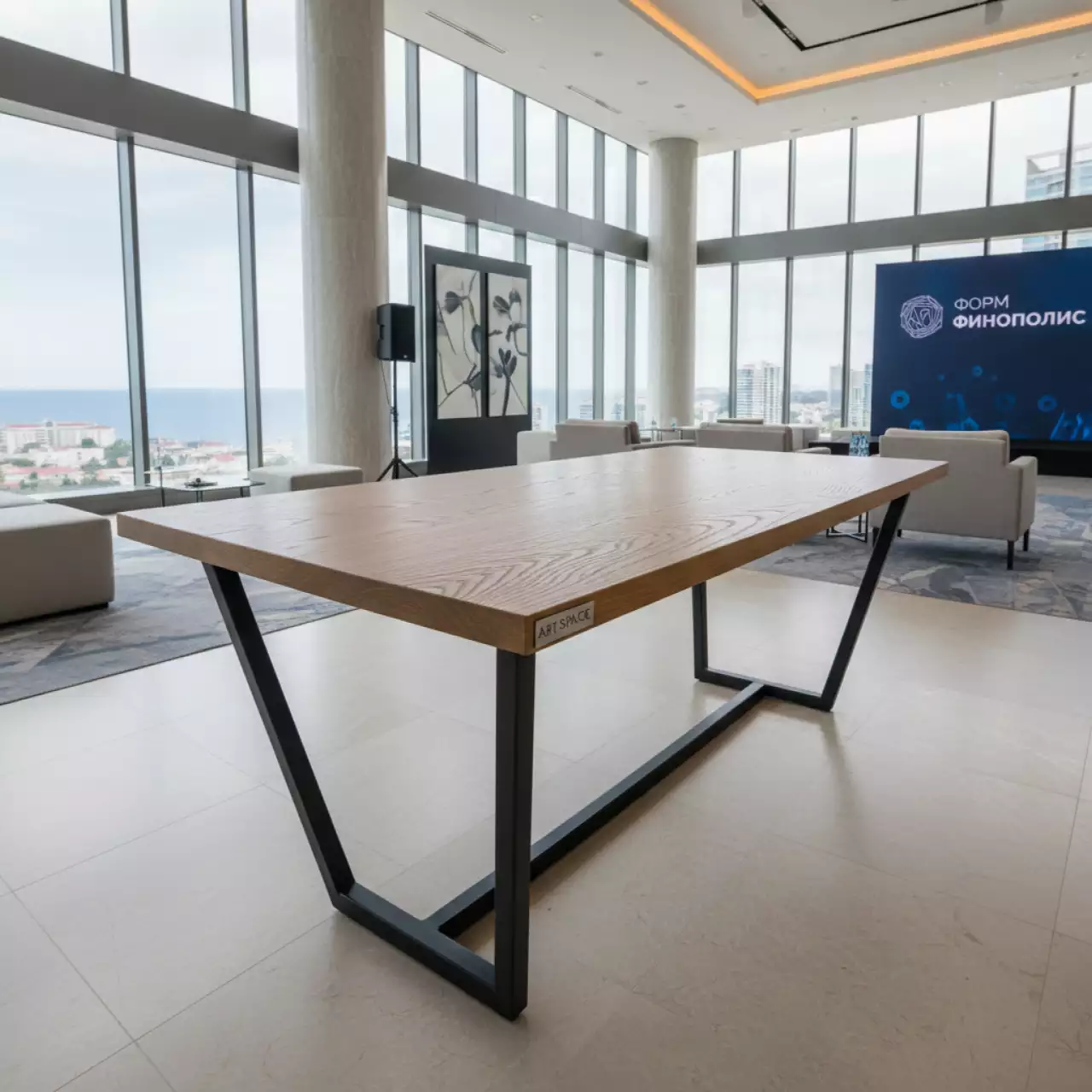 Аренда Стол деревянный Тринити Лофт дуб вотан в отеле Hyatt Regency Sochi — ART SPACE