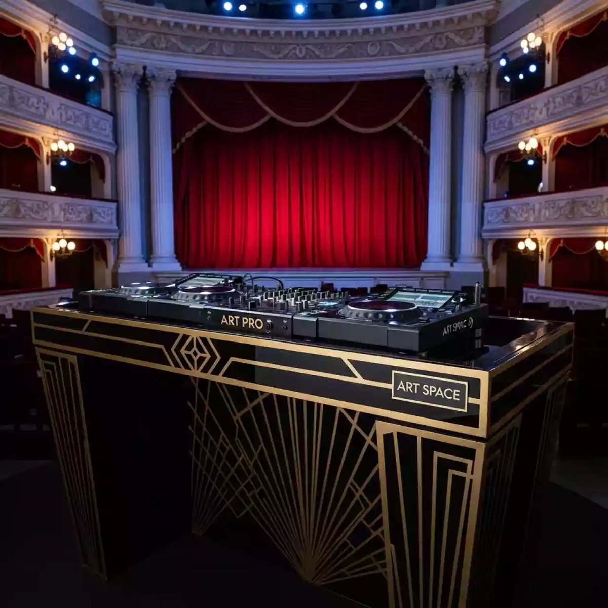 Аренда Стол DJ PRO в Зимнем театре — ART SPACE
