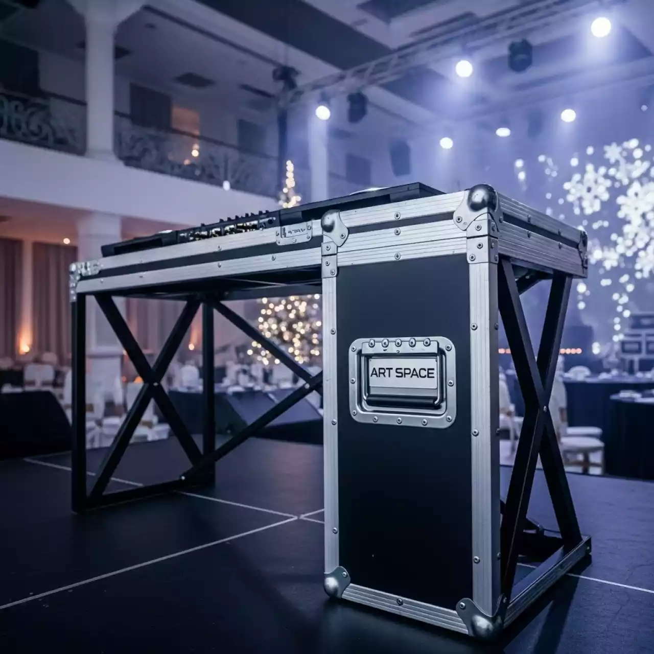 Аренда Стол DJ Quik Lok в Grand Karat Sochi — ART SPACE