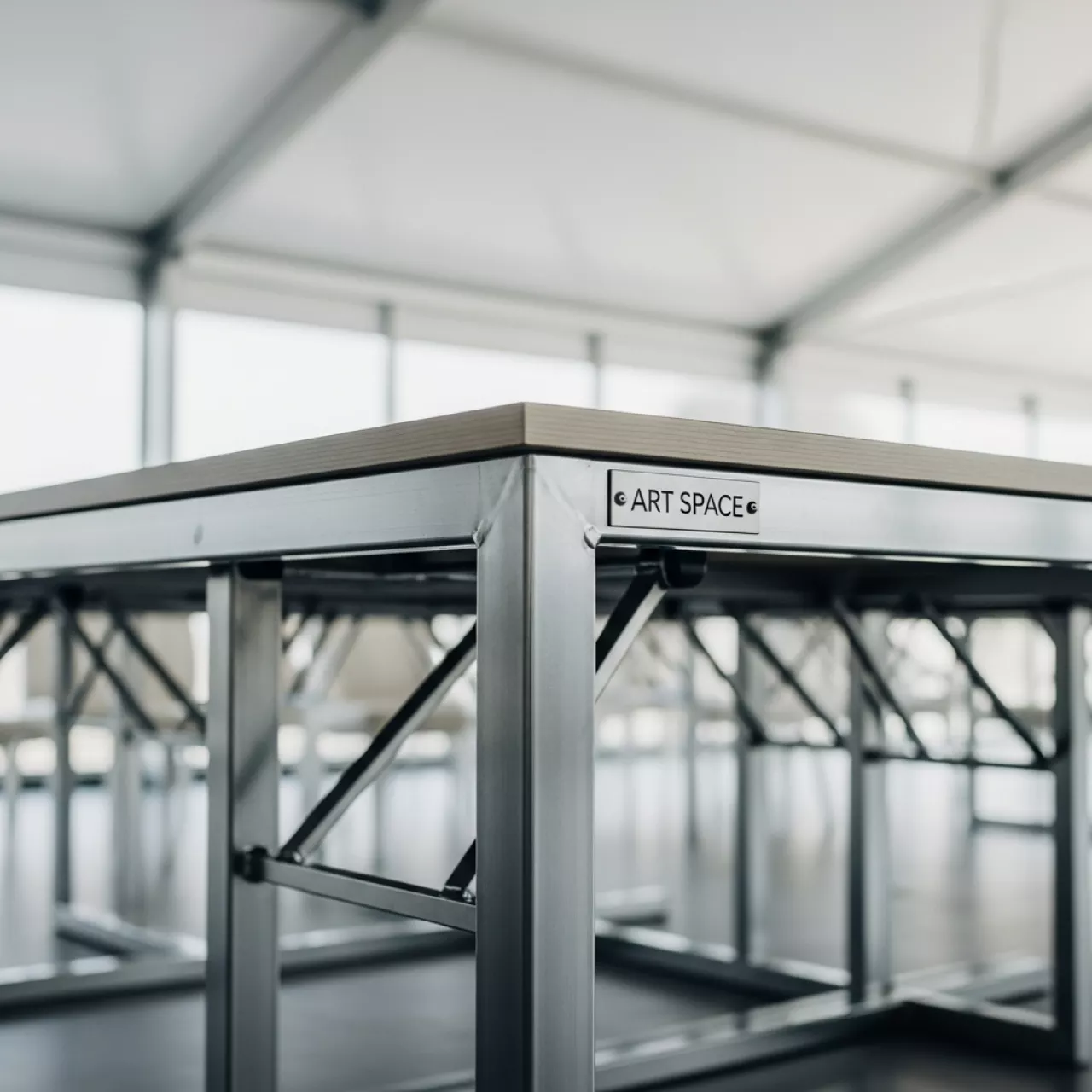 Аренда Стол для переговоров 900х900 Шамони Светлый в санатории «Октябрьский» — ART SPACE