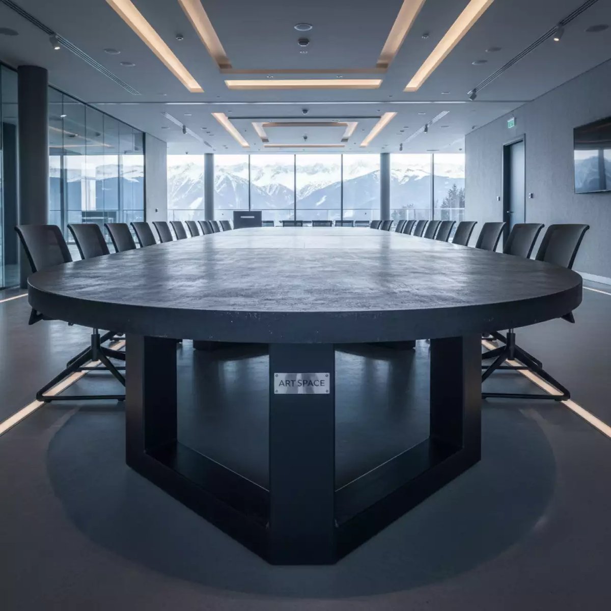 Аренда Стол для переговоров овальный 160х760 см в Rixos Krasnaya Polyana — ART SPACE