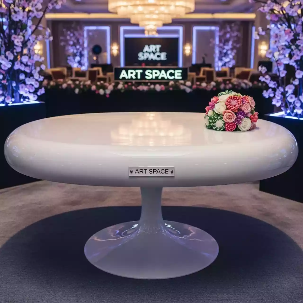 Аренда Стол для торта овальный 70х110 см в казино «Сочи» — ART SPACE