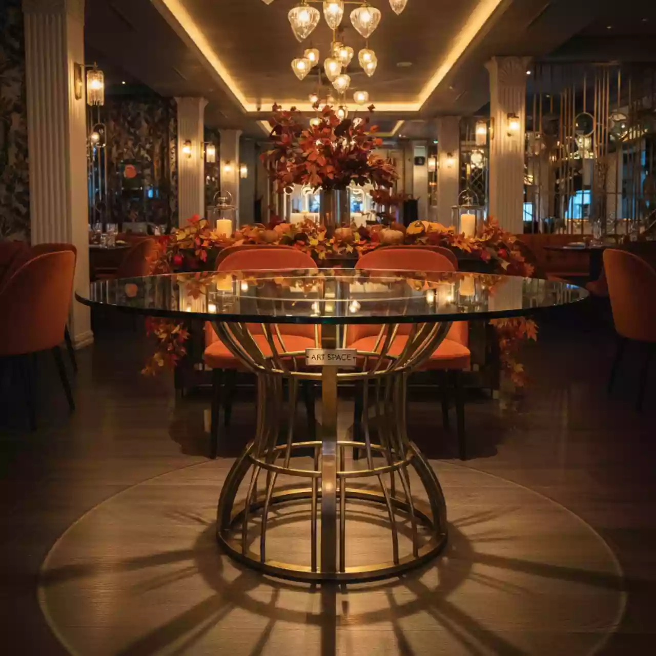 Аренда Стол Finezia прозрачное закаленное стекло в ресторане «Voda» — ART SPACE