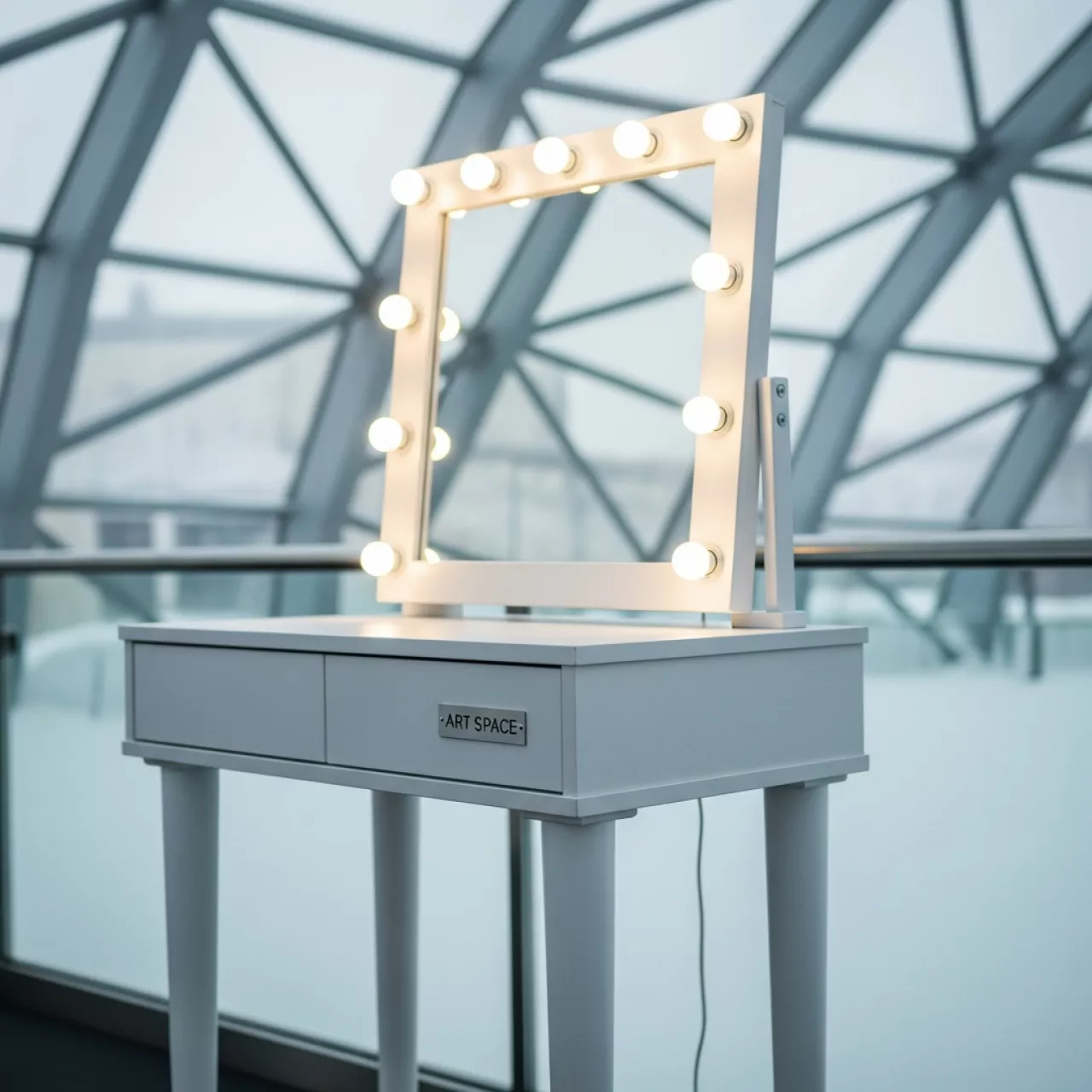 Аренда Стол гримерный белый Ш60 в ледовом дворце «Большой» — ART SPACE