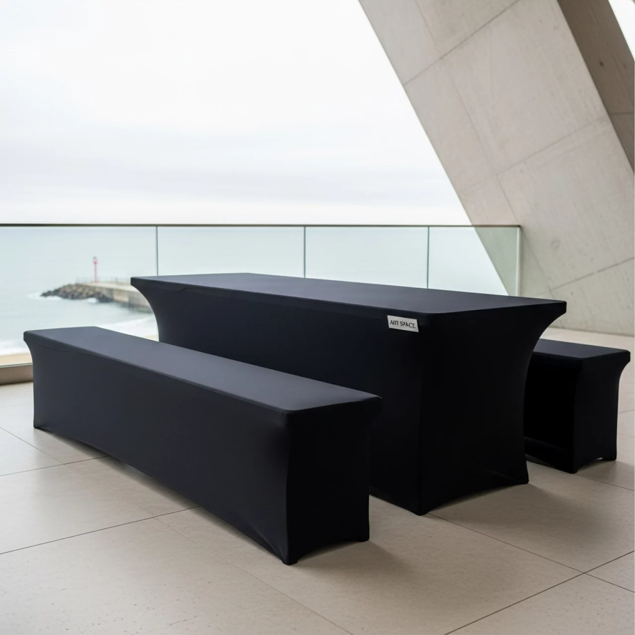 Аренда Стол и лавки в стрейч чехлах черные 220 см на пляжных клубах Хосты — ART SPACE