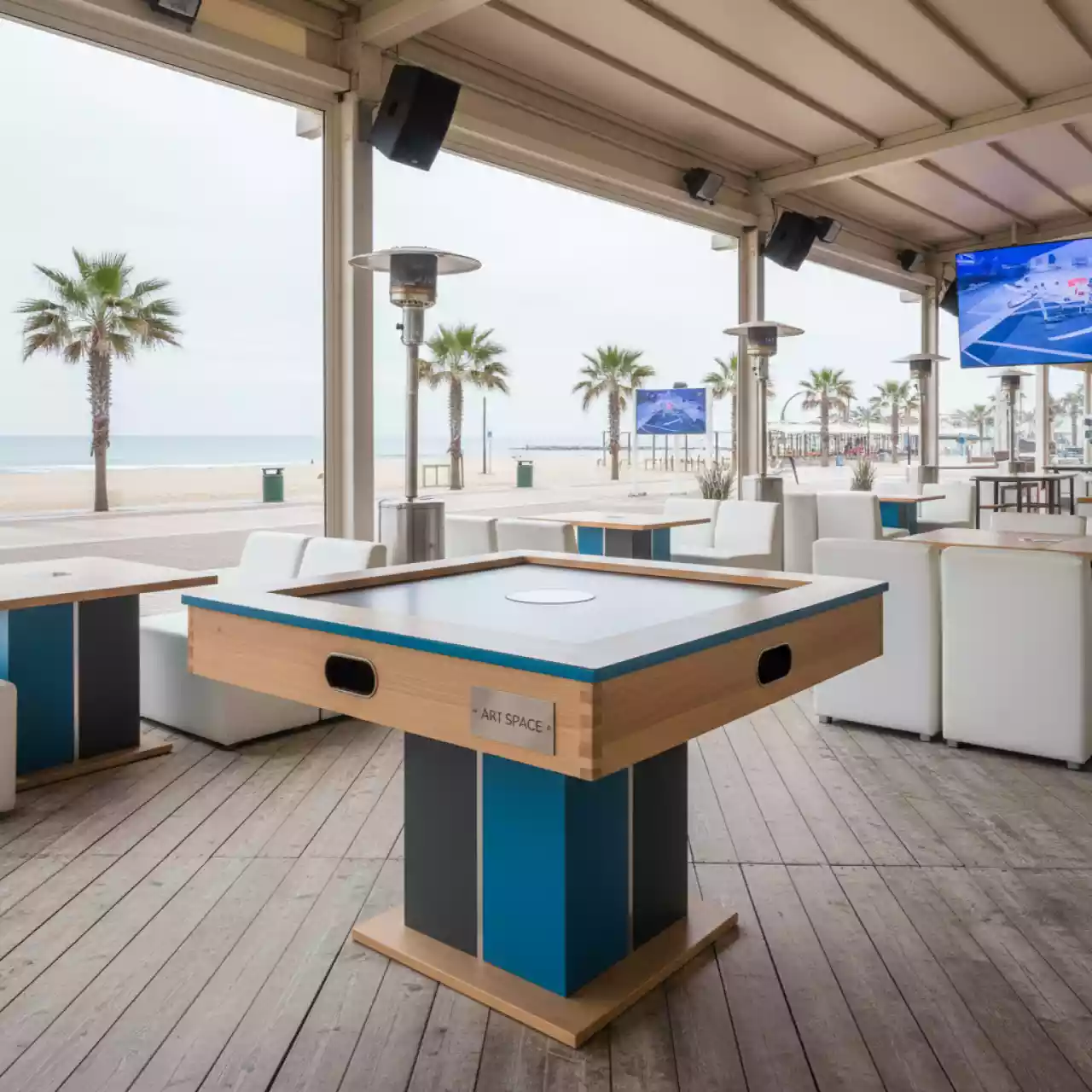 Аренда Стол игровой Кэпсы в пляжном клубе Del Mar — ART SPACE