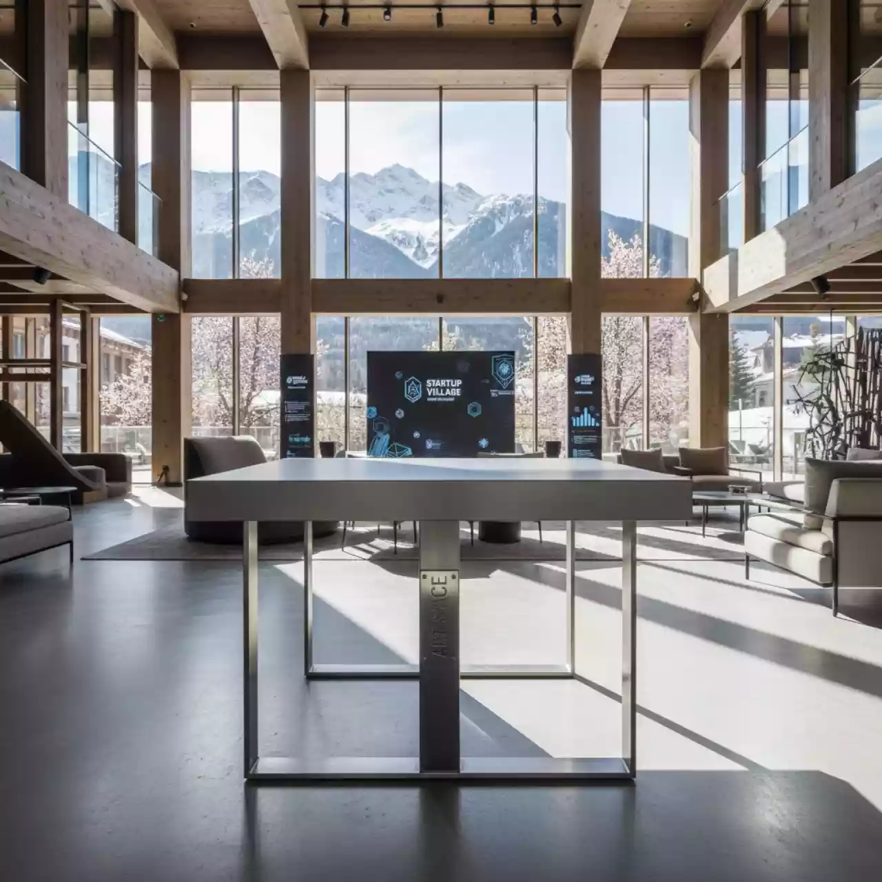 Аренда Стол INSTAM SQUARE металл 80х80 см в Rixos Krasnaya Polyana — ART SPACE