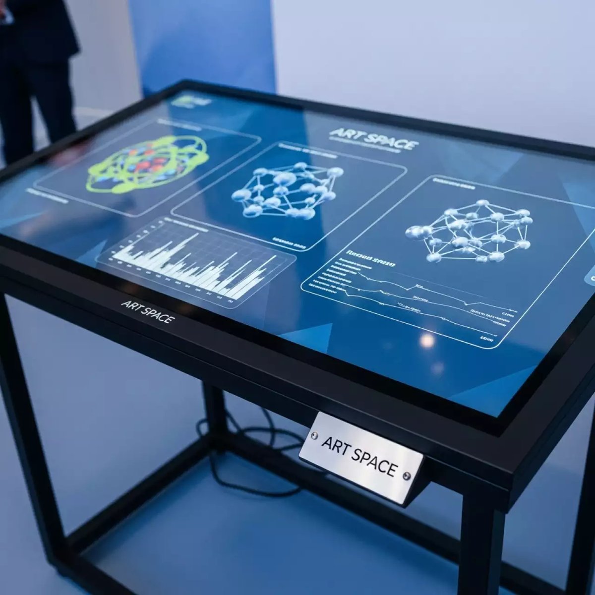 Аренда Стол интерактивный 43" Ultra HD в Golden Tulip Rosa Khutor — ART SPACE