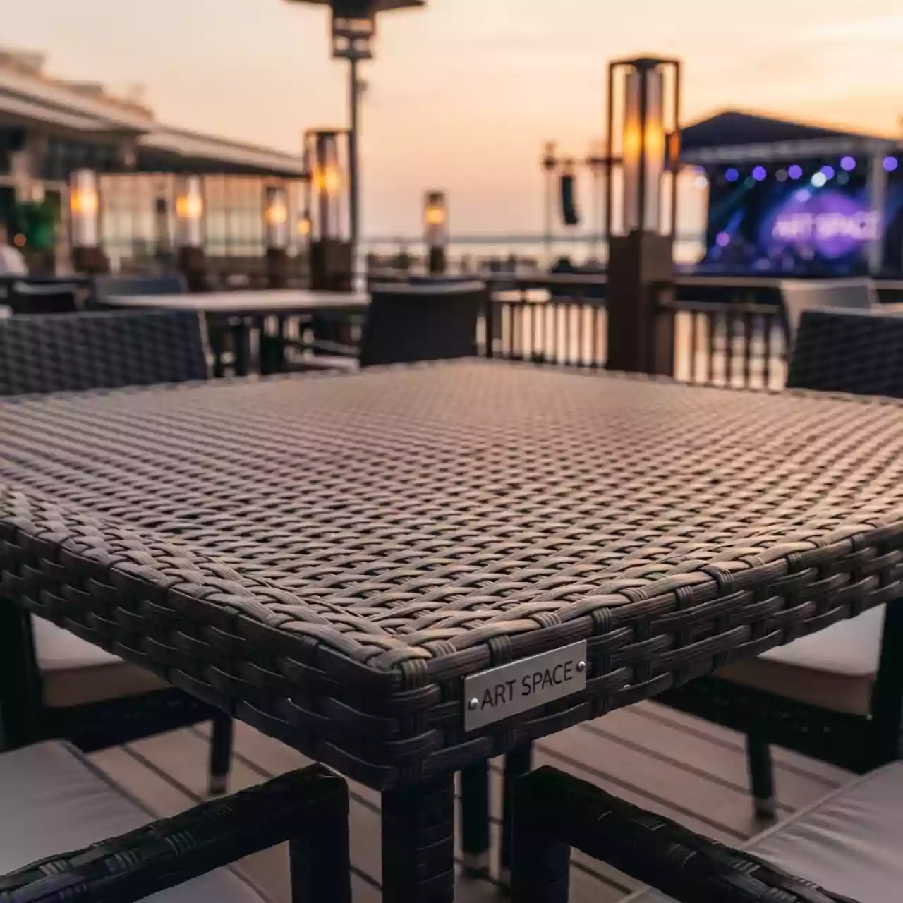 Аренда Стол из искусственного ротанга T605SWT W53 70x70 brown в ресторане «Магадан» — ART SPACE