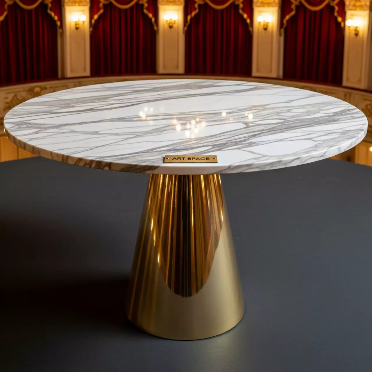 Аренда Стол керамический Нэнси 110 patagonoa bianco repose золото в Зимнем театре — ART SPACE