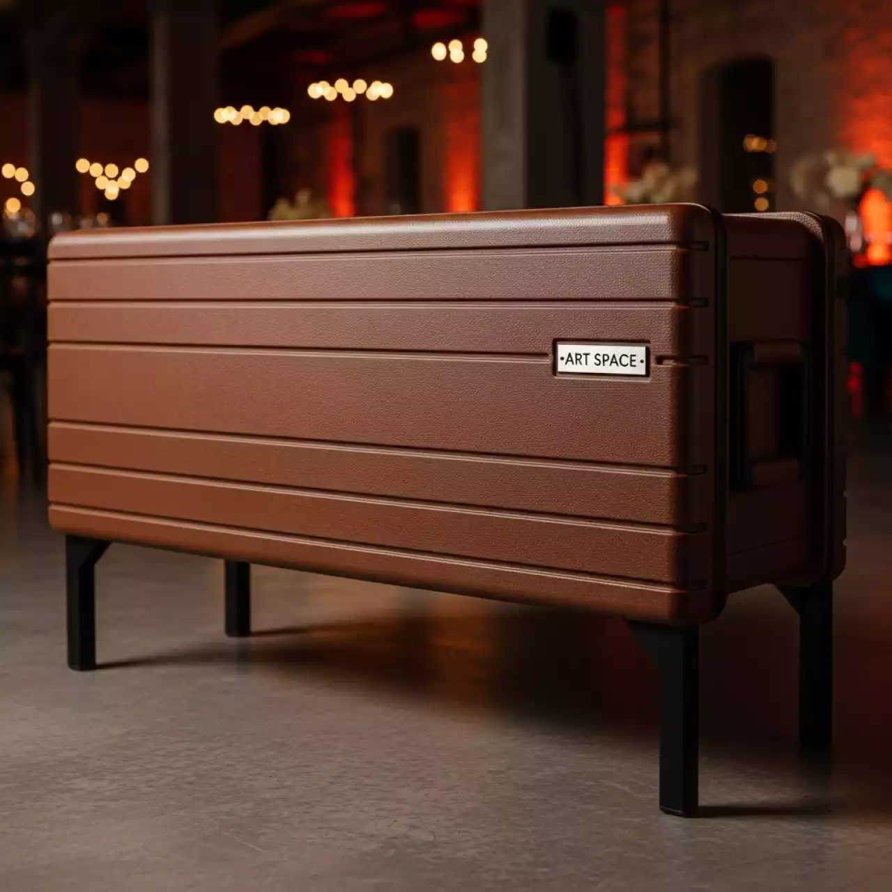 Аренда Стол Кейт 180 складной чемодан коричневый пластиковый в ресторане «Плакучая Ива» — ART SPACE