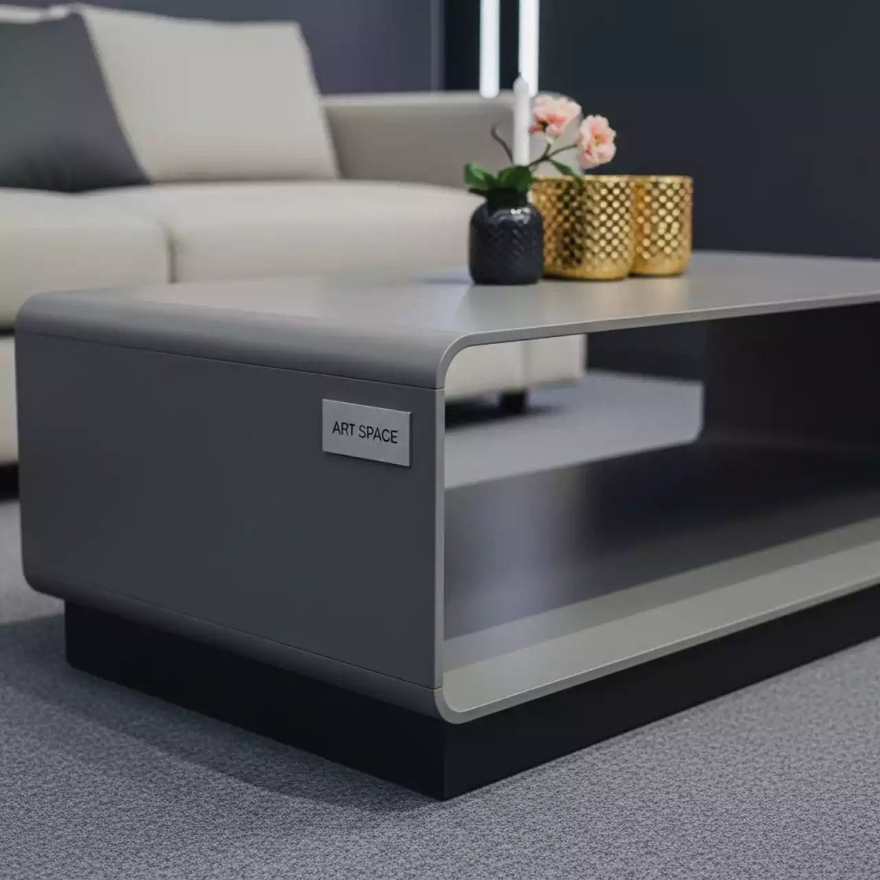 Аренда Стол кофейный Chelsea серый в Mantera Supreme — ART SPACE