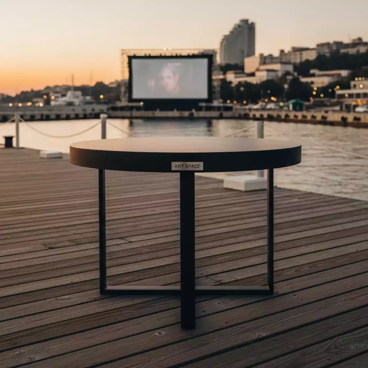 Аренда Стол коктейльный круглый 70 см на территории Морпорта Сочи — ART SPACE