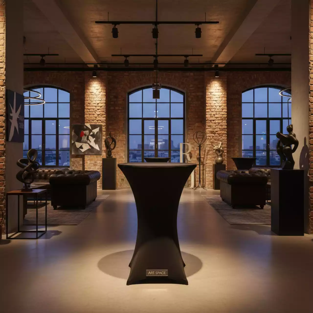 Аренда Стол коктейльный круглый с черной стрейч скатертью D 70хH 105 см 02 160BK в Karat Resort — ART SPACE