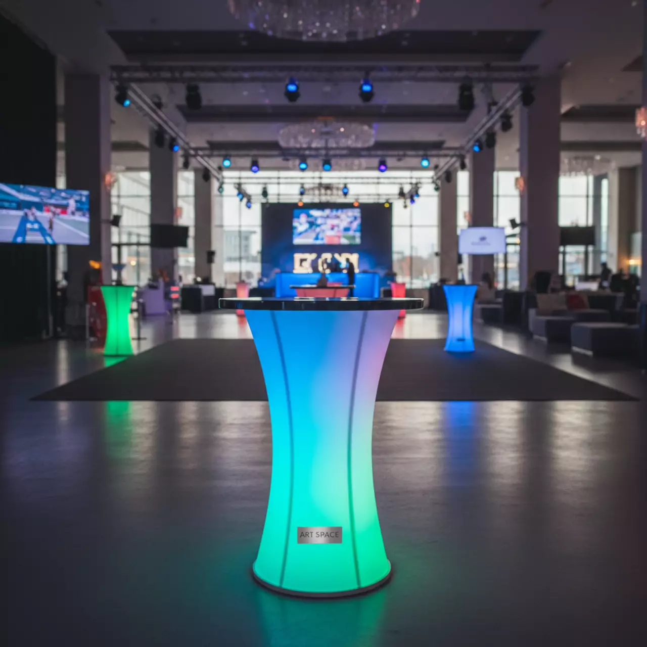 Аренда Стол коктейльный с подсветкой LED 57 см в Grand Karat Sochi — ART SPACE