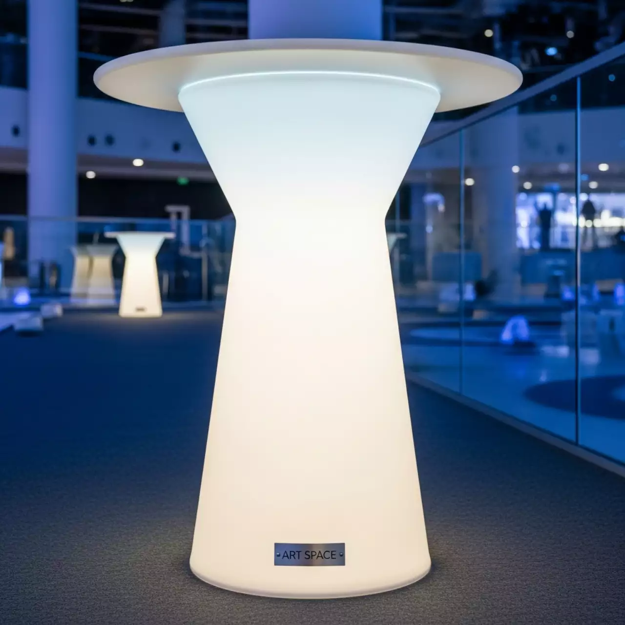 Аренда Стол коктейльный с подсветкой LED d 57 см в Керлинговом центре «Ледяной куб» — ART SPACE