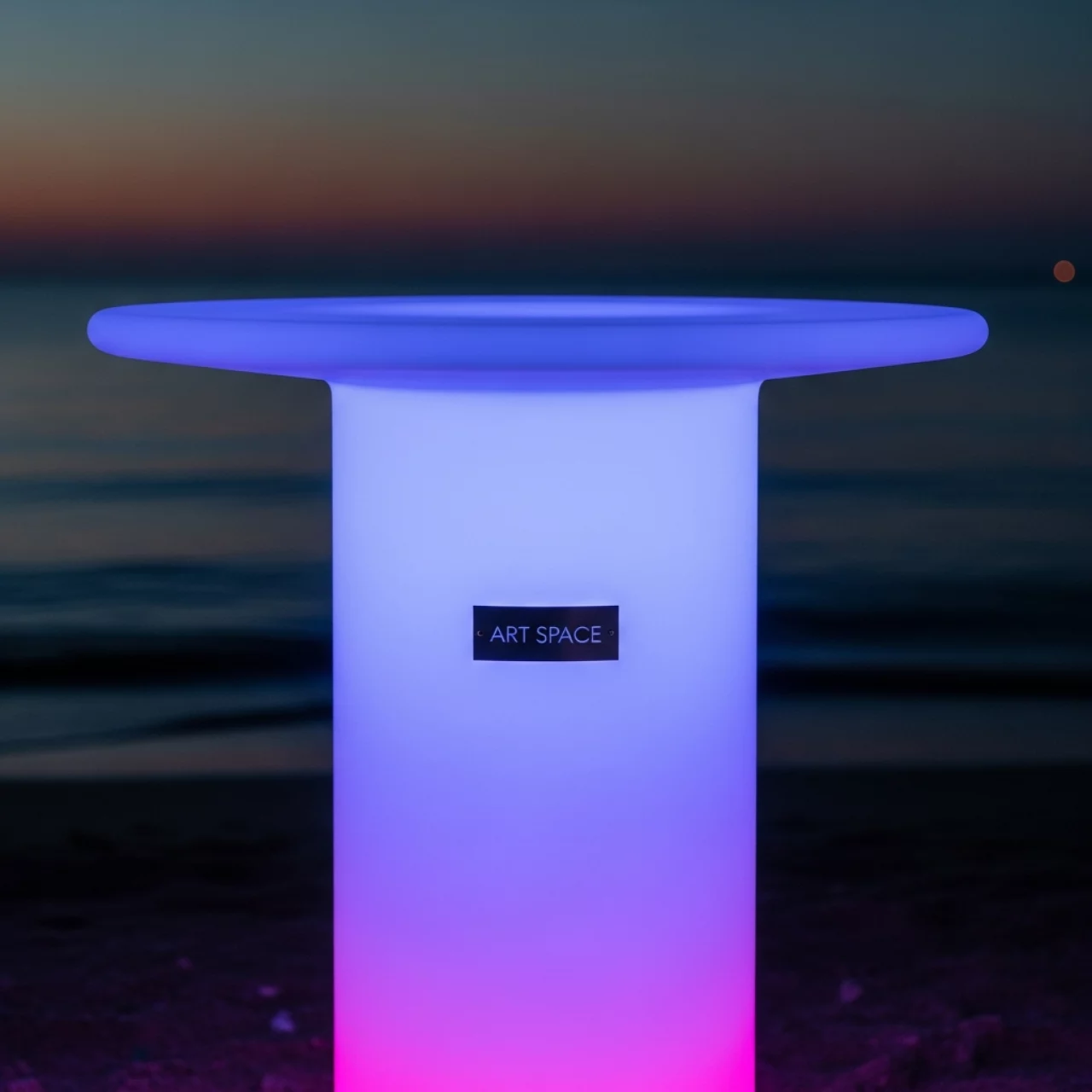 Аренда Стол коктейльный светящийся на пляже «Мандарин» — ART SPACE