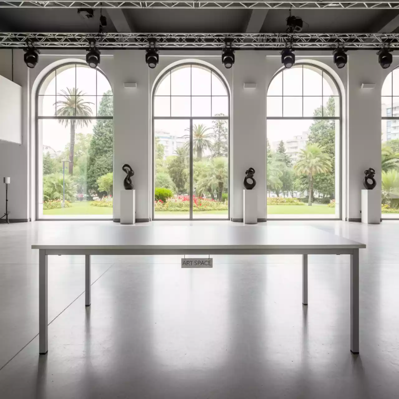 Аренда Стол конференц прямоугольный белый 180х90 см 02 384WT в City Park Hotel Sochi — ART SPACE