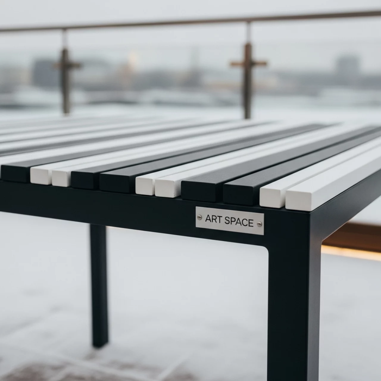 Аренда Стол Лидер 1 1200х800 уличный из реек бело черный в ресторане «Паруса» — ART SPACE