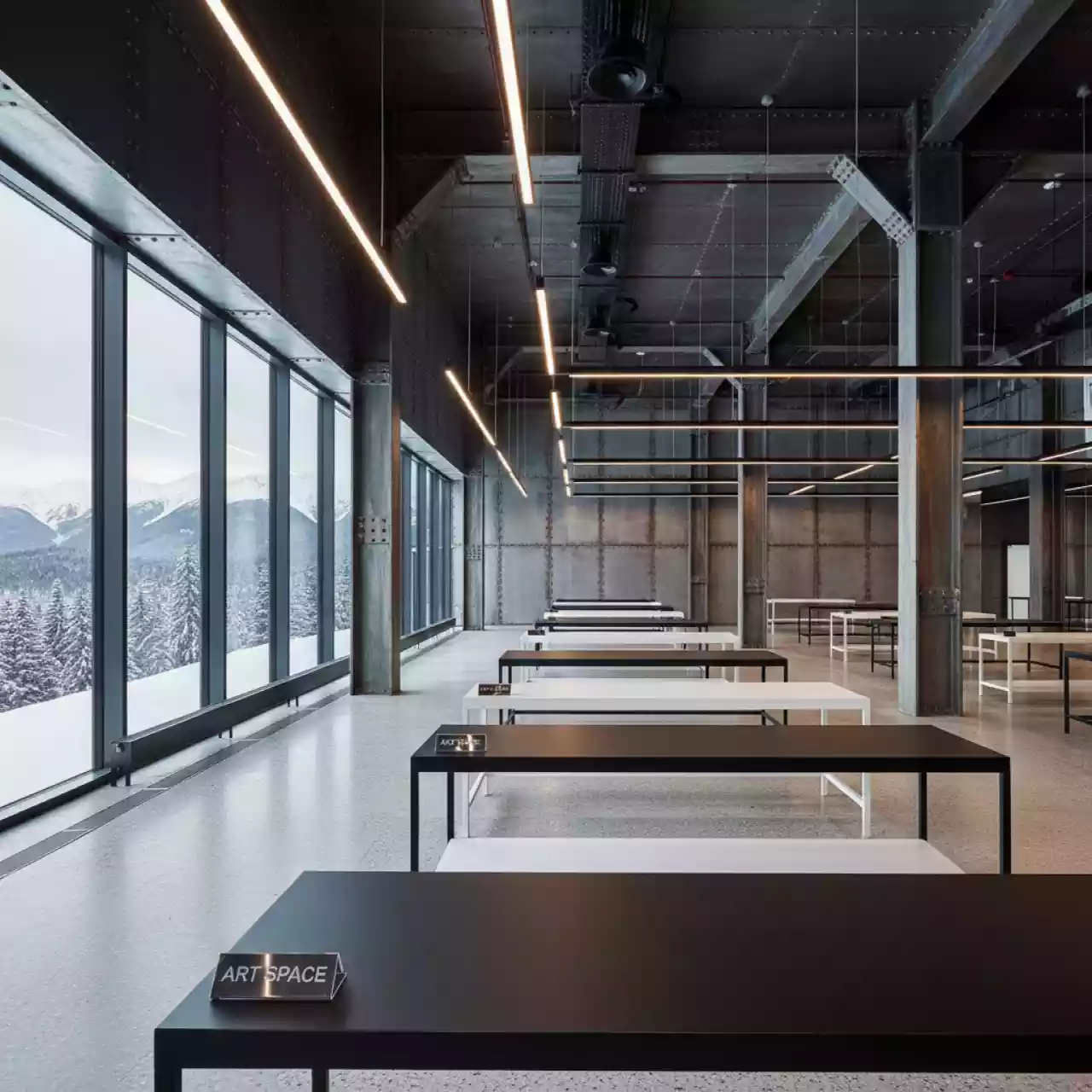 Аренда Стол Лидер 1 1300х800 черный и белый в Гранд Отель Поляна — ART SPACE