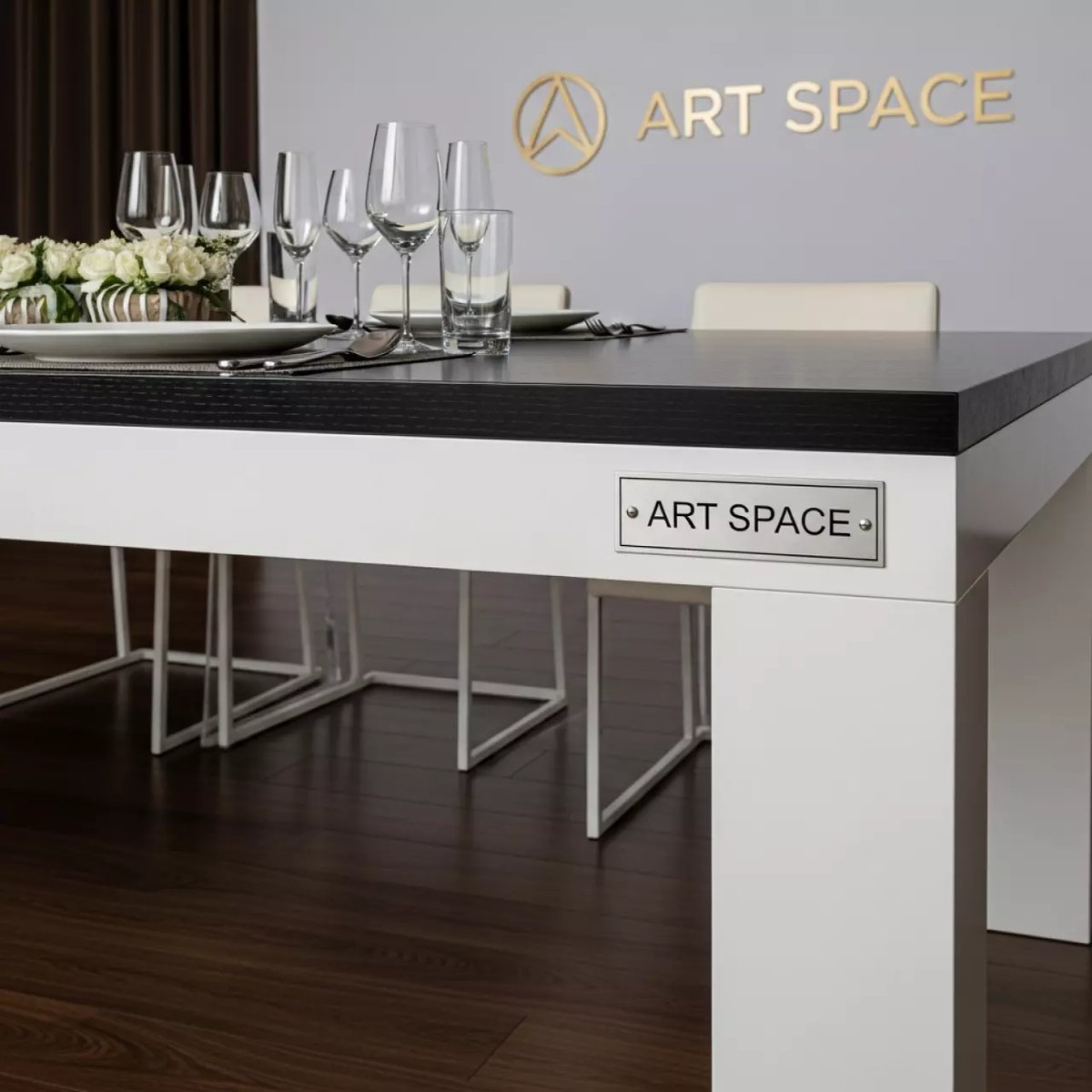 Аренда Стол Лидер 1 900х600 белый каркас черный в Skypark Sochi — ART SPACE