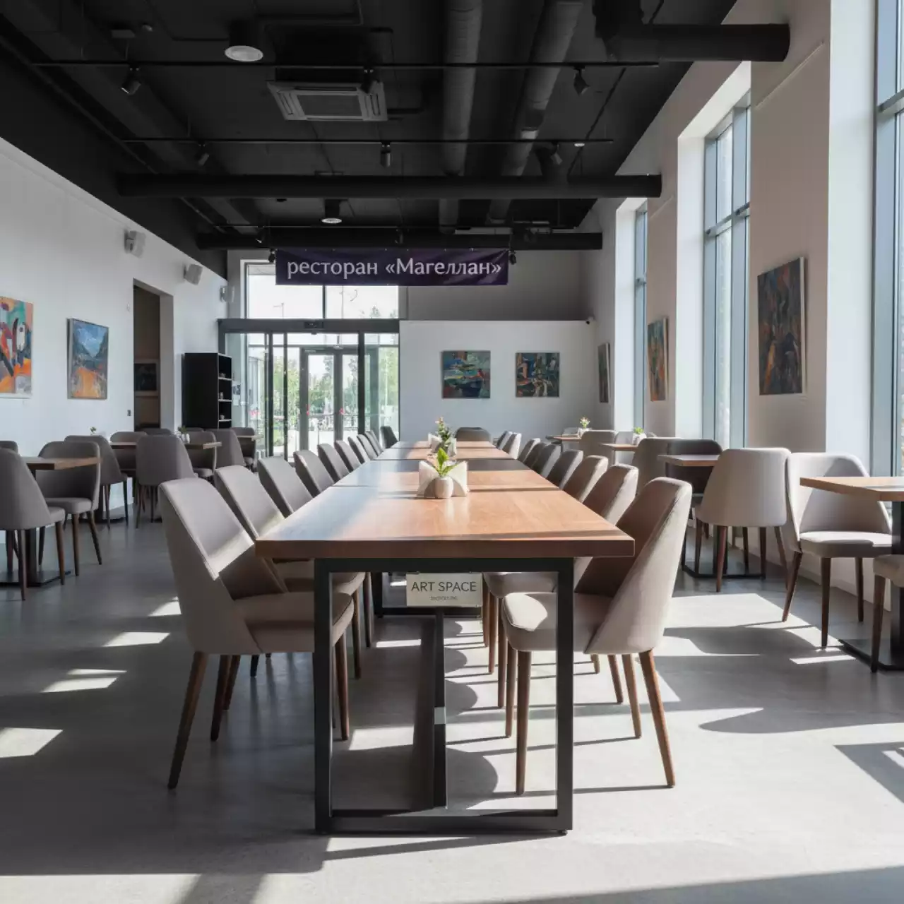 Аренда Стол Лидер 1 орех черный каркас 1500х800 мм в ресторане «Магеллан» — ART SPACE