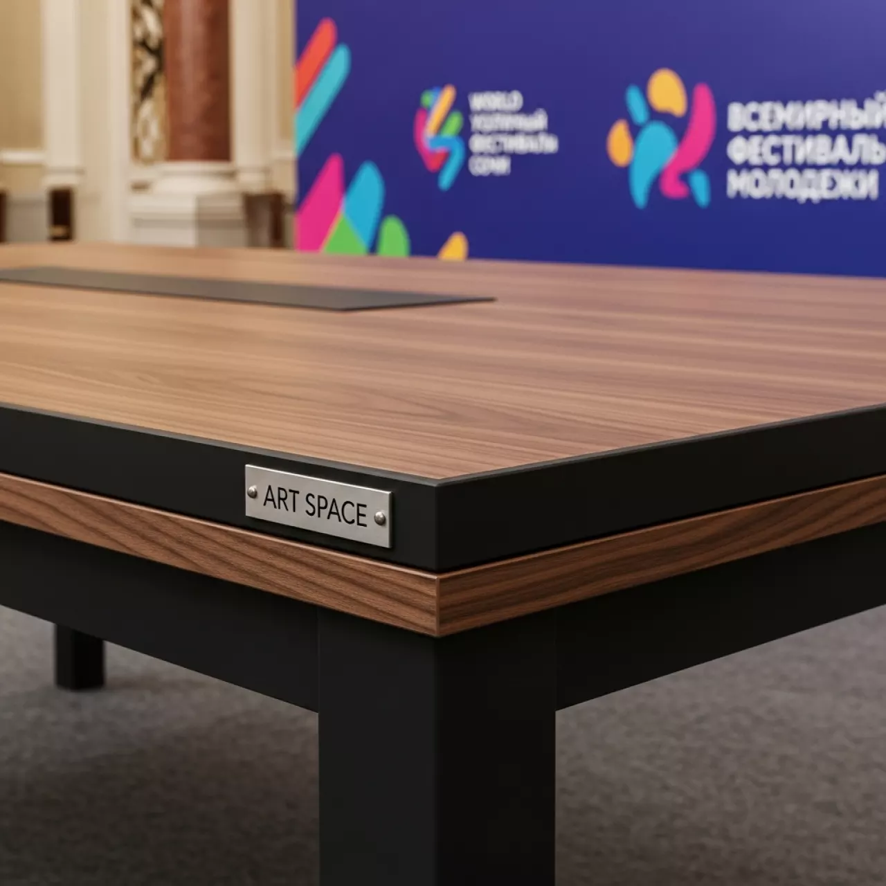 Аренда Стол Лидер 1 орех черный кромка ПВХ без отбойников 1200х600 в Imeretinskiy Hotel — ART SPACE