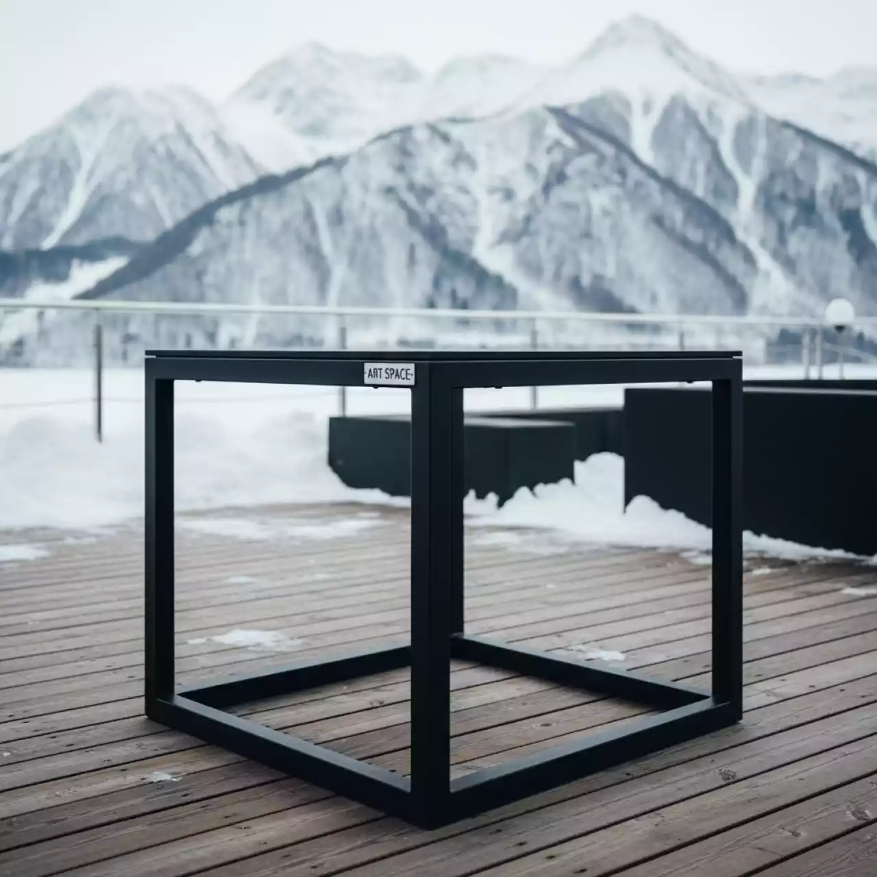 Аренда Стол Лидер 1 уличный черный в пляжном клубе Del Mar — ART SPACE