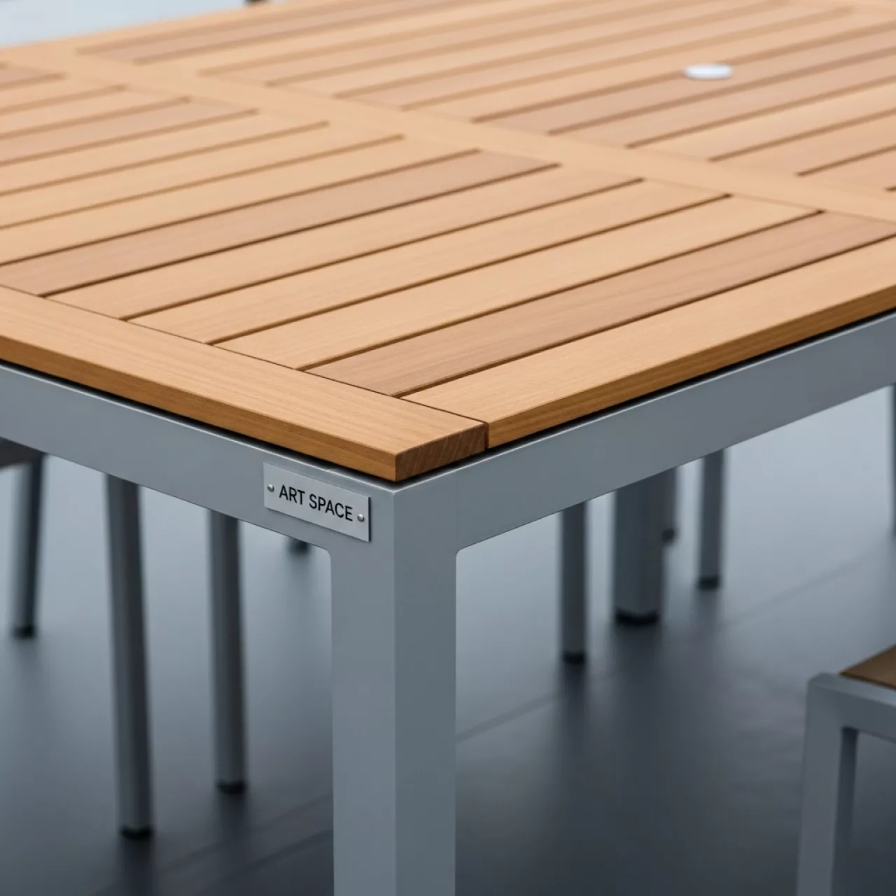 Аренда Стол Лидер 1 уличный в Bridge Resort — ART SPACE